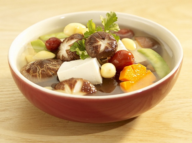 nước ion kiềm kangen